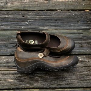 EUC Merrell Mary Jane Walking Shoe Plaza Emme Br